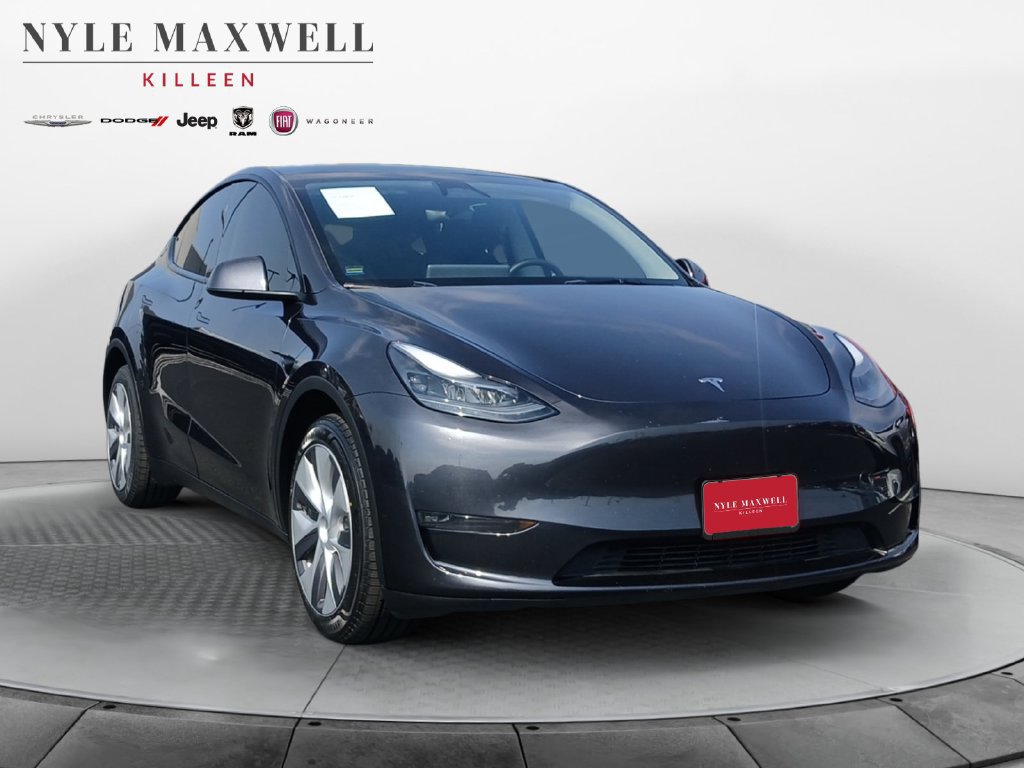 Used 2024 Tesla Model Y Long Range AWD/4WD image 2