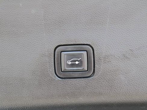 Used 2020 Chevrolet Traverse Premier w/ Redline Edition image 40