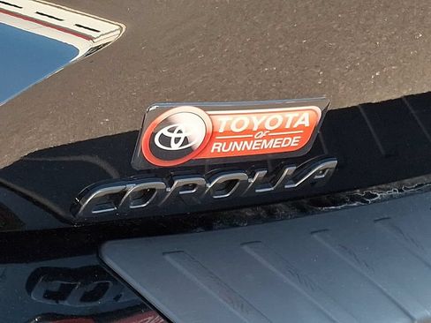 Certified 2025 Toyota Corolla SE FWD image 31