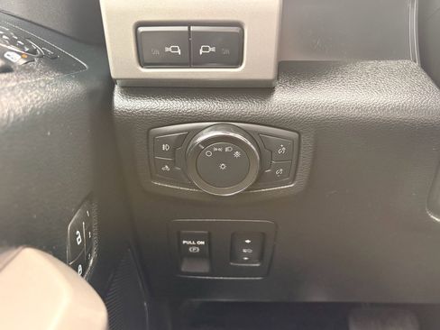 Used 2020 Ford F150 Lariat w/ Equipment Group 502A Luxury image 16