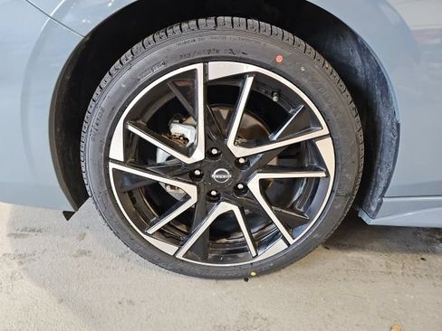 Used 2024 Nissan Sentra SR FWD image 23