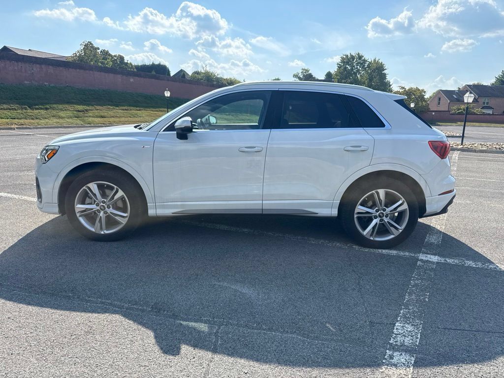 Used 2023 Audi Q3 2.0T Premium Plus w/ Premium Plus Package AWD/4WD image 9
