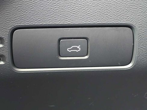 Used 2023 Volvo C40 P8 Recharge Ultimate AWD/4WD image 30