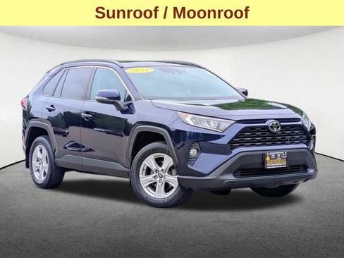 Used 2021 Toyota RAV4 XLE w/ Convenience Package AWD/4WD image 4