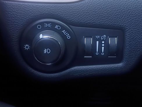 Used 2016 Jeep Cherokee Latitude w/ Comfort & Sound Group image 12