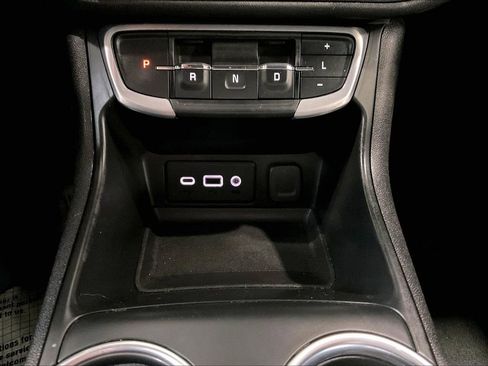 Used 2024 GMC Terrain SLE AWD/4WD image 12