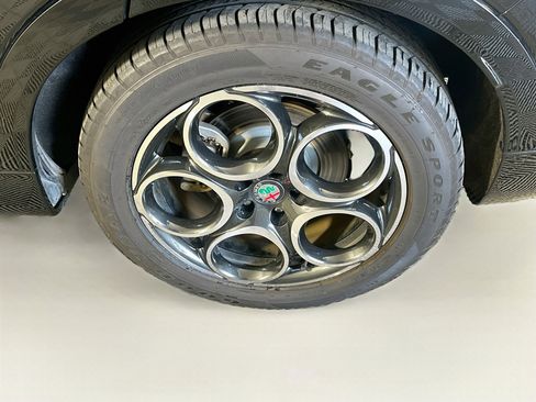 Used 2024 Alfa Romeo Tonale Ti AWD/4WD image 11