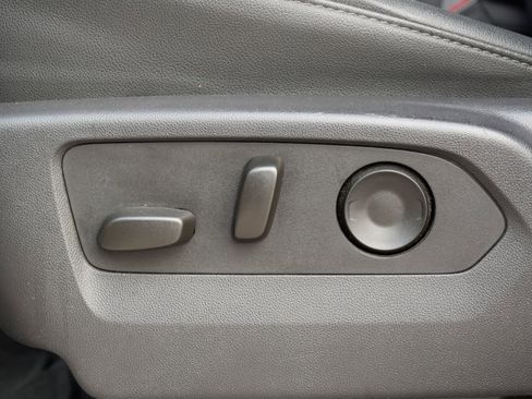 Used 2025 GMC Sierra 1500 SLT image 16