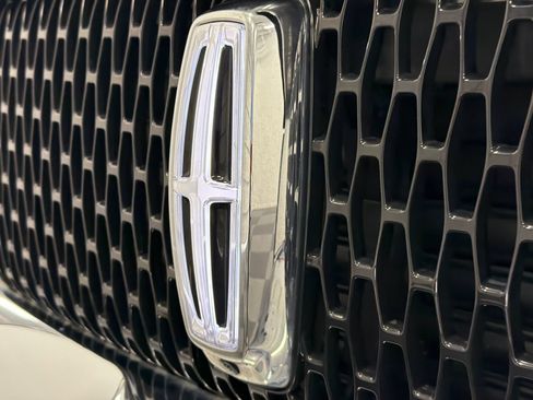 Certified 2023 Lincoln Navigator L Reserve AWD/4WD image 17