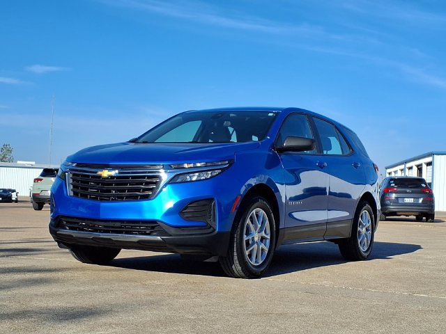Used 2024 Chevrolet Equinox LS FWD image 2