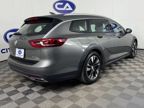 Used 2018 Buick Regal Preferred w/ Sights and Sounds Package image 4