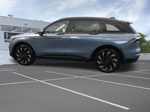 New 2026 Lincoln Nautilus Reserve w/ Jet Appearance Package AWD/4WD image 2