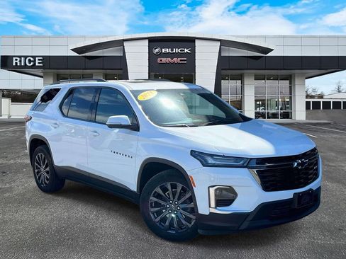 Used 2023 Chevrolet Traverse RS w/ LPO, Floor Liner Package image 1