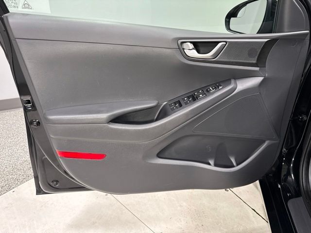 Used 2018 Hyundai Ioniq Blue FWD image 7