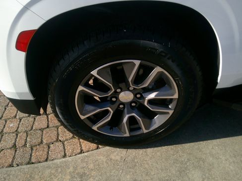 Used 2021 Chevrolet Tahoe LT w/ LT Signature Package image 7