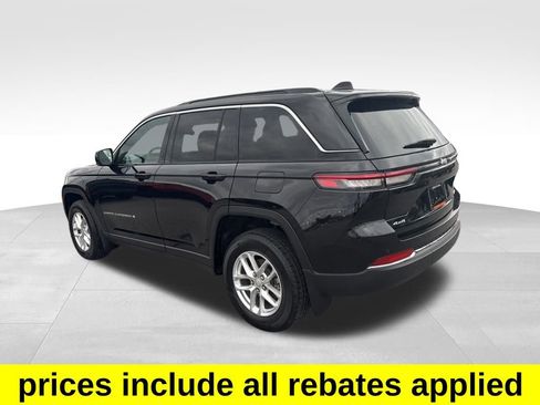 Used 2025 Jeep Grand Cherokee Laredo X image 3