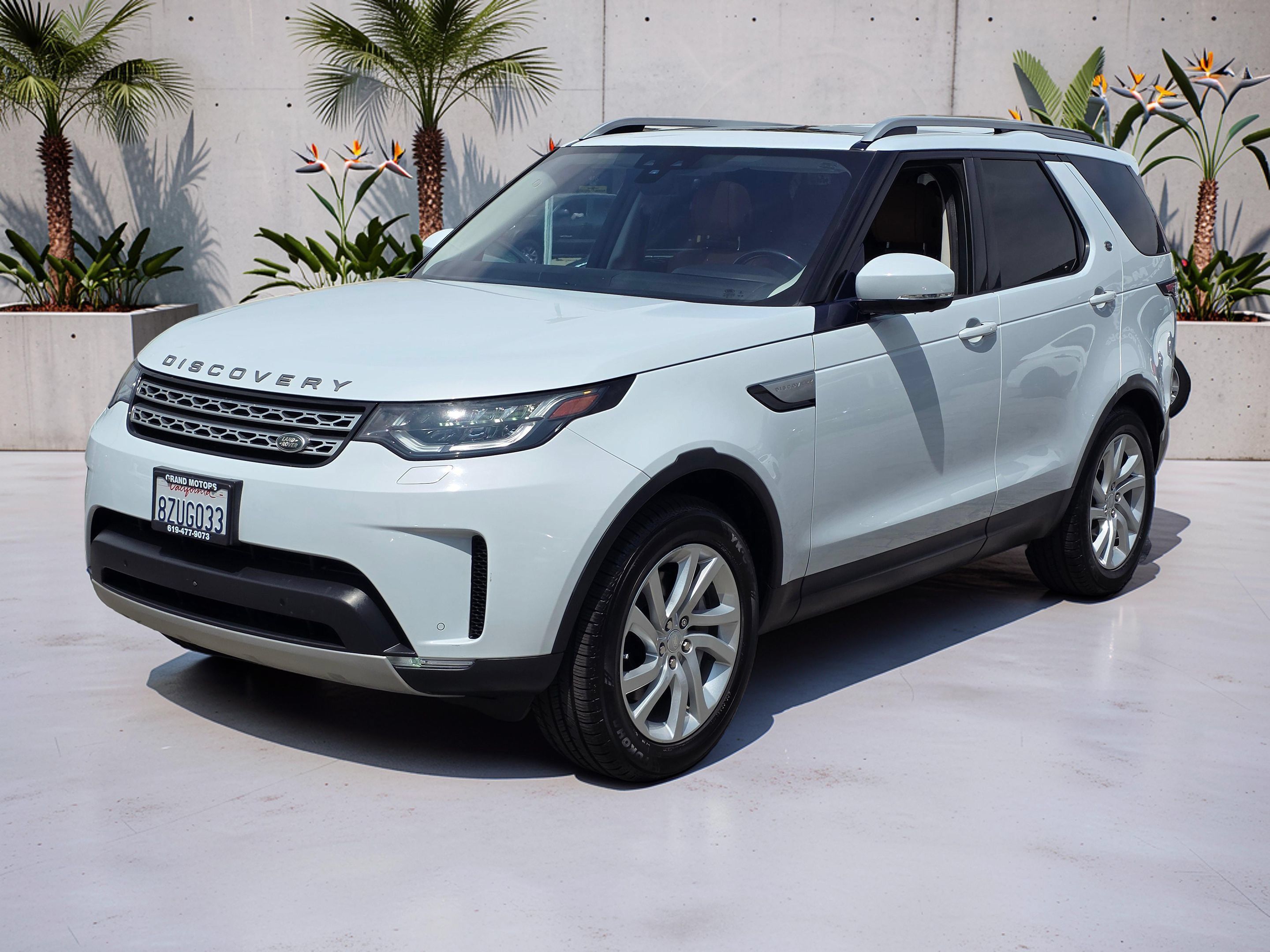 Used 2018 Land Rover Discovery HSE AWD/4WD image 4