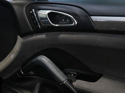 Used 2016 Porsche Cayenne GTS image 24