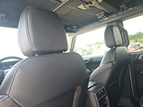 Used 2025 Ford Bronco Outer Banks AWD/4WD image 13