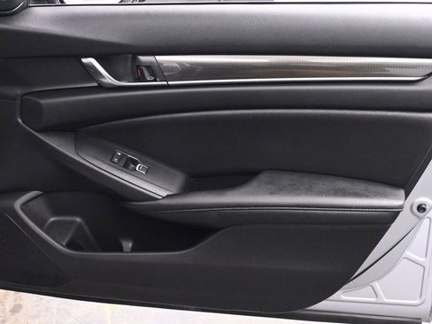 Used 2019 Honda Accord Sport image 19
