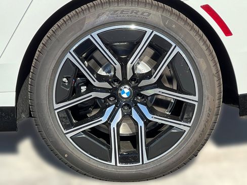 New 2025 BMW 740i image 11