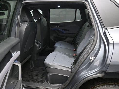 New 2026 Volkswagen Tiguan SE R-Line image 11