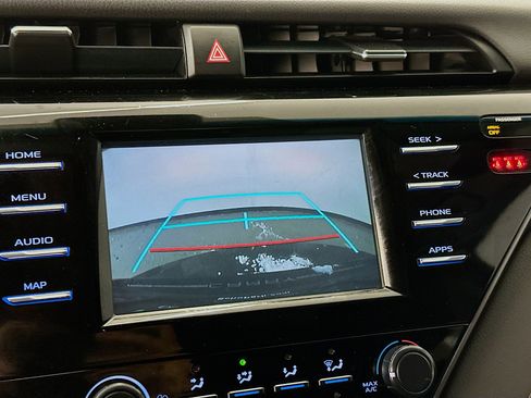 Used 2019 Toyota Camry LE image 23