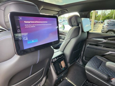 New 2025 Cadillac Escalade IQ Luxury 1 AWD/4WD image 19