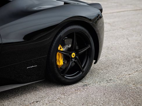 Used 2012 Ferrari 458 Italia Coupe RWD image 8