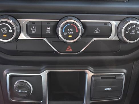 Used 2021 Jeep Wrangler Sport image 25