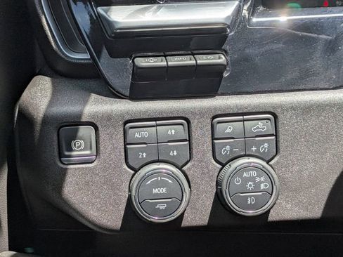 Used 2024 Chevrolet Silverado 2500 LTZ w/ LTZ Premium Package AWD/4WD image 31