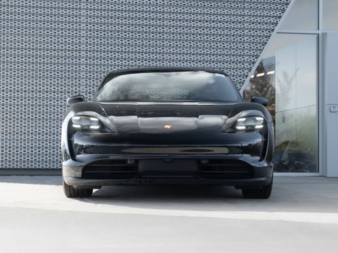 Used 2021 Porsche Taycan 4S image 36