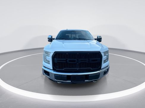 Used 2016 Ford F150 Lariat w/ Equipment Group 502A Luxury AWD/4WD image 3