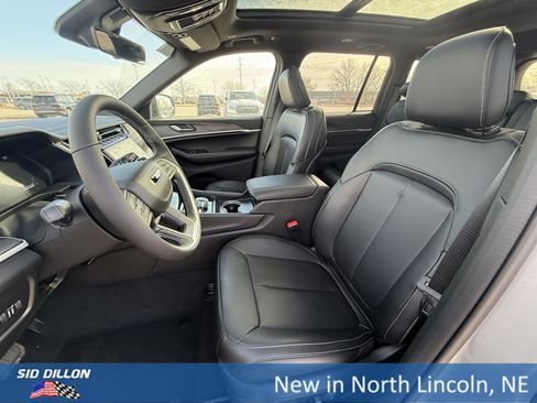 New 2025 Jeep Grand Cherokee Limited image 15