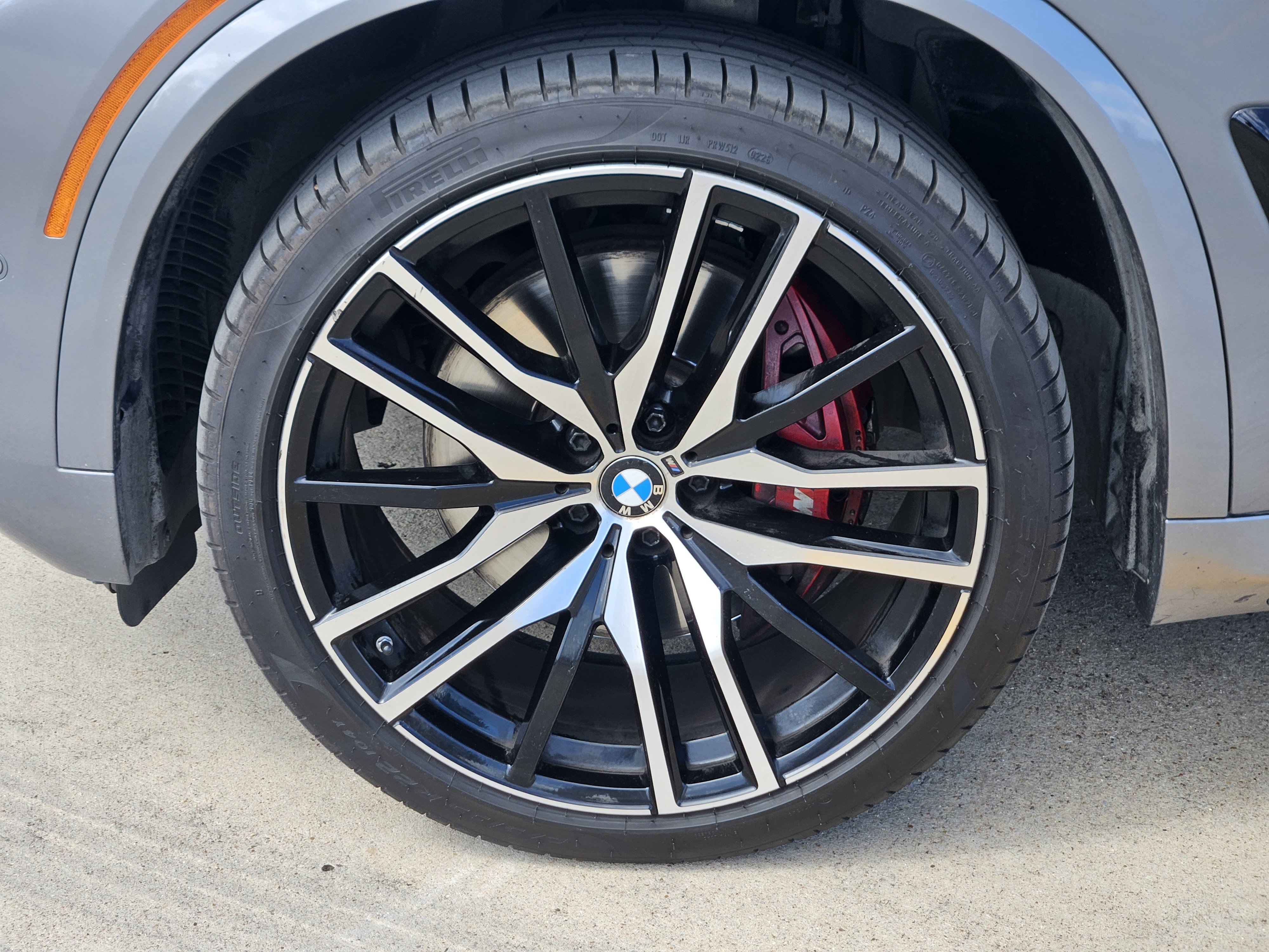 Used 2024 BMW X5 xDrive40i w/ M Sport Package AWD/4WD image 11