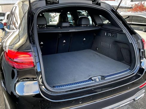 Used 2025 Mercedes-Benz GLC 300 image 36