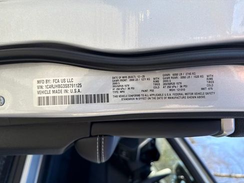 New 2025 Jeep Grand Cherokee Limited image 16