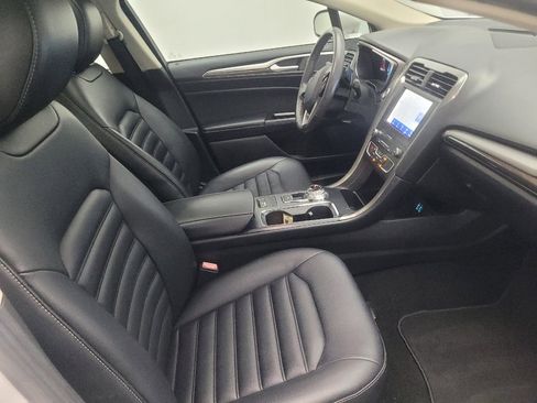 Used 2019 Ford Fusion SEL image 21