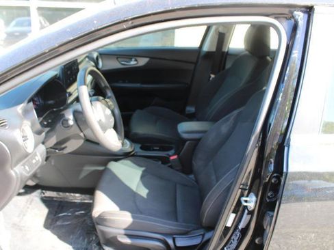 Used 2019 Kia Forte LXS FWD image 10