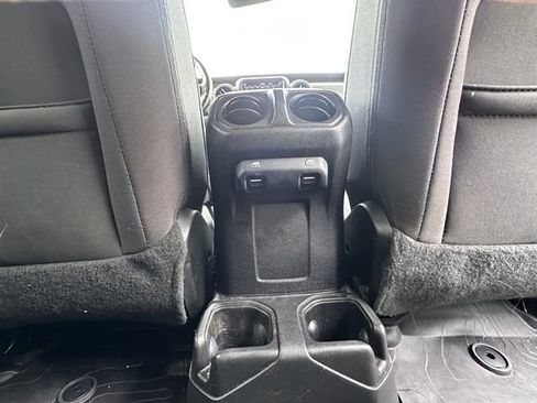 Used 2022 Jeep Wrangler Unlimited Sport AWD/4WD image 32