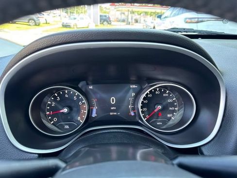 Used 2018 Jeep Compass Latitude w/ Popular Equipment Group AWD/4WD image 12