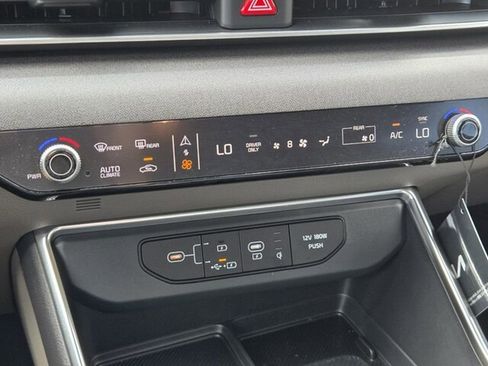 Used 2026 Kia Carnival EX image 20