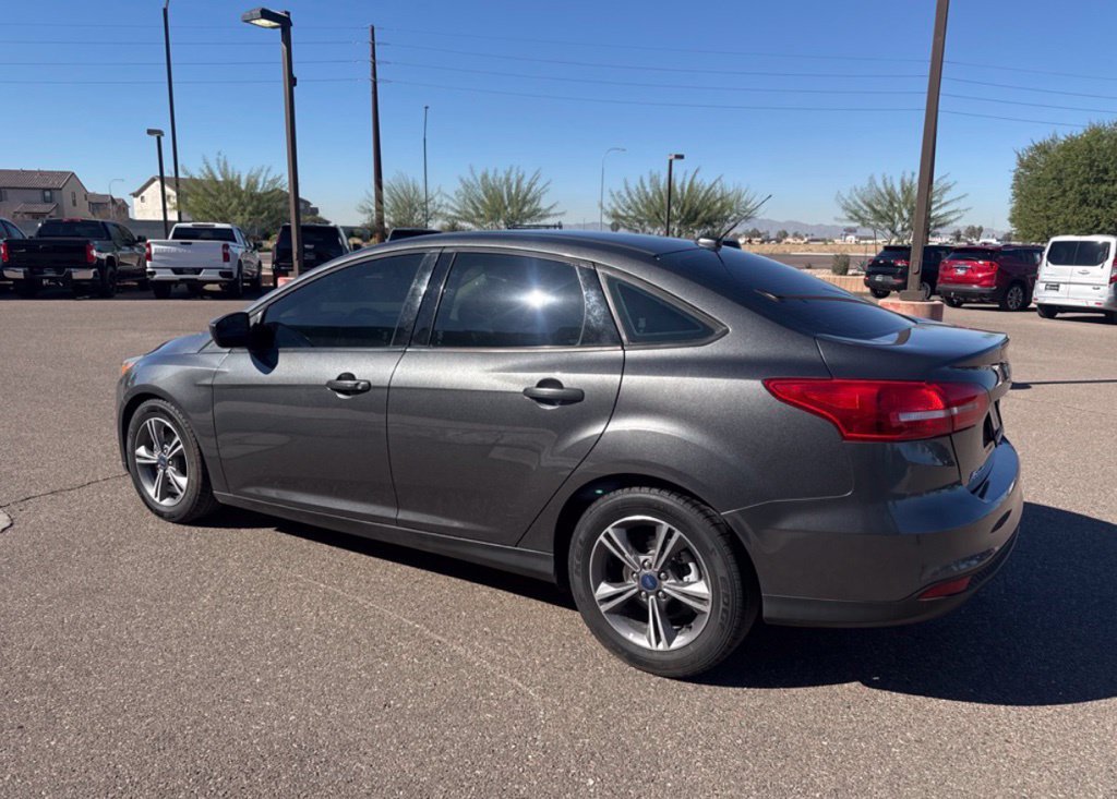 Used 2018 Ford Focus SE w/ SE Appearance Package FWD image 8