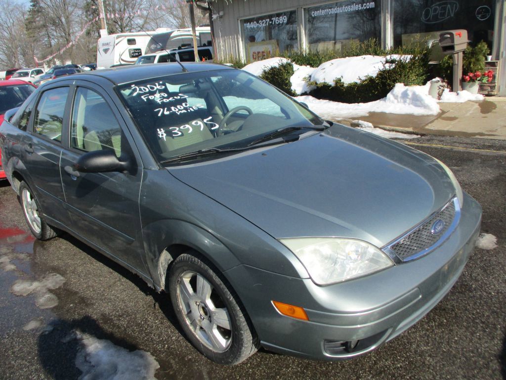 Used 2006 Ford Focus ZX4 Sedan FWD image 2
