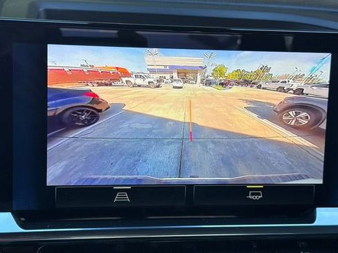 Used 2025 Chevrolet Silverado 2500 LT w/ Convenience Package image 27