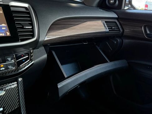 Used 2016 Honda Accord Touring image 59