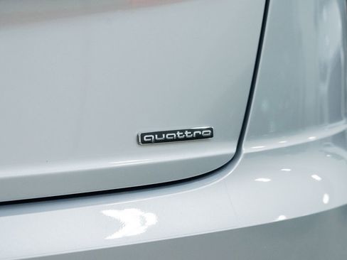 Used 2019 Audi Q8 Prestige w/ Towing Package image 10