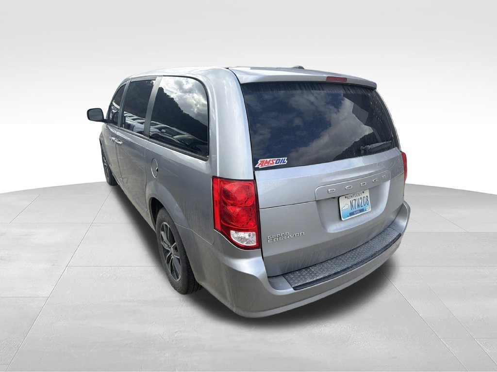 Used 2019 Dodge Grand Caravan SE FWD image 4