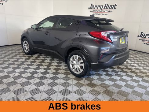 Used 2021 Toyota C-HR LE image 8