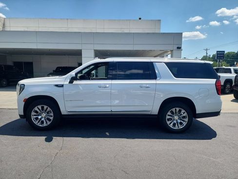 Certified 2023 GMC Yukon XL Denali AWD/4WD image 5